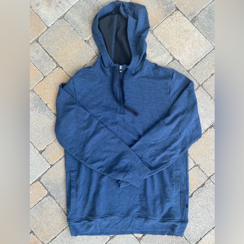 🔵 TravisMathew Heather Blue Hoodie – Men’s Medium – Drop Hem Fit